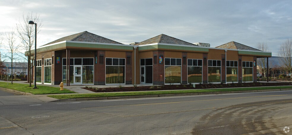 More Photos Of 2840 Crescent Ave, Eugene Freestanding For Lease