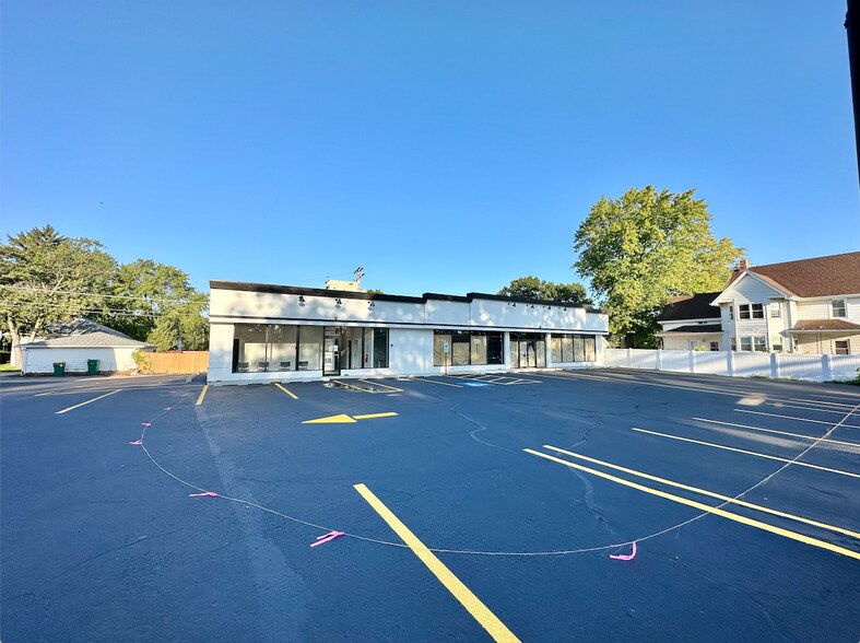 More Photos Of 814-816 State St, Lemont Freestanding For Lease