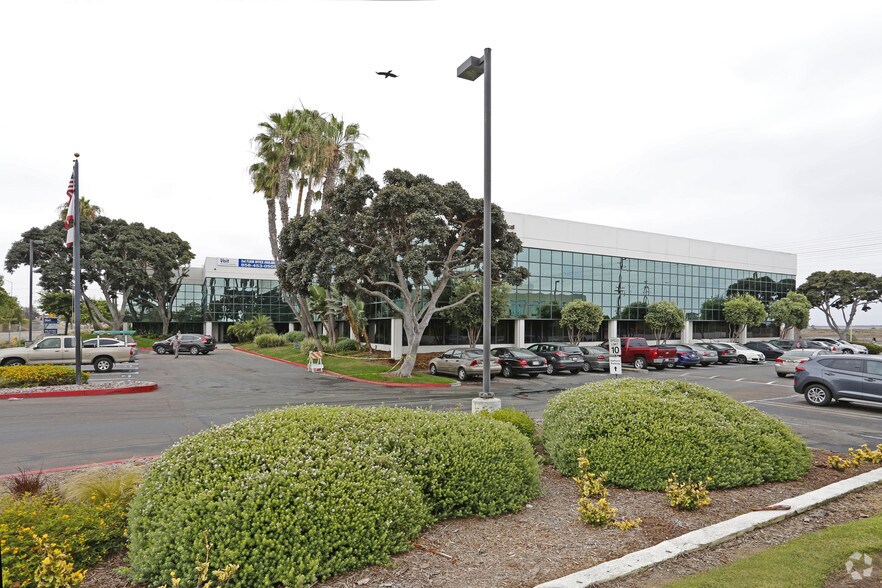 More Photos Of 780-784 Bay Blvd, Chula Vista Light Distribution For Lease