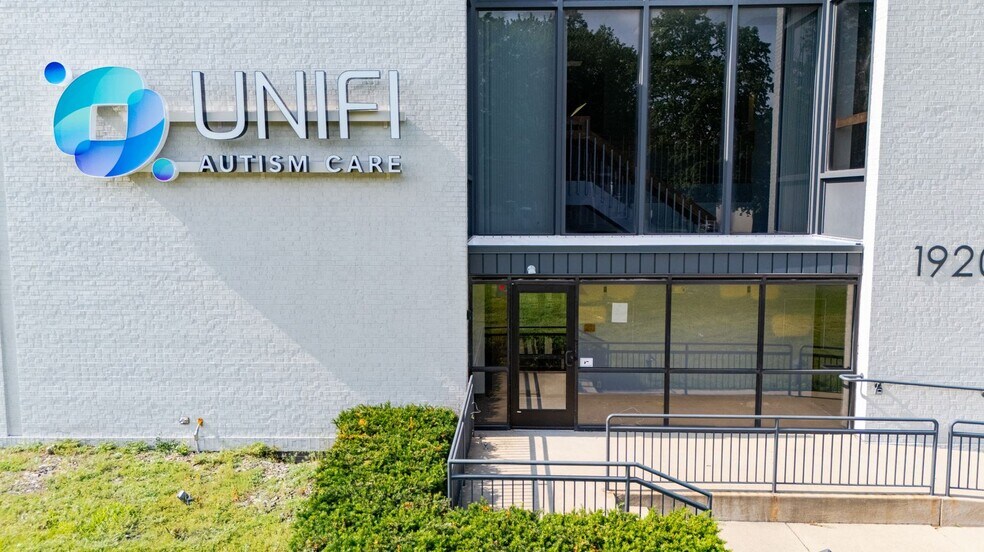 More Photos Of 1920 E McKinley Hwy, Mishawaka Office For Sale