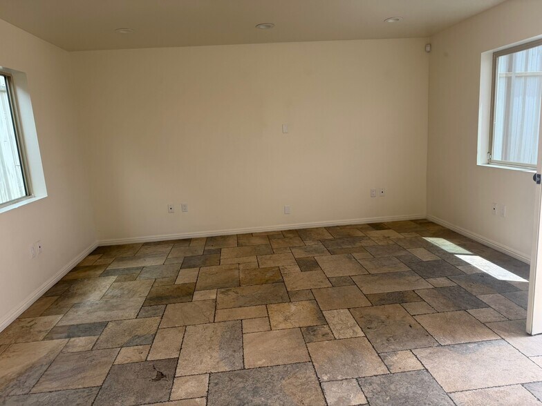 More Photos Of 413 W 131st St, Los Angeles Land For Lease