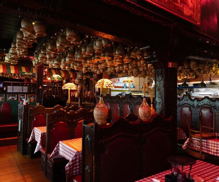 More Photos Of 1646 N Las Palmas Ave, Los Angeles Restaurant For Sale