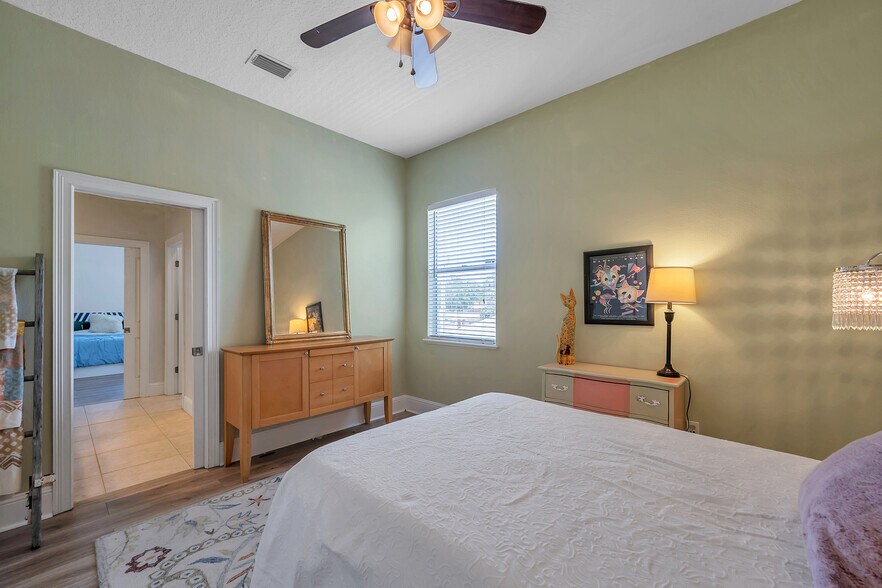 More Photos Of 429 2nd St S, Safety Harbor Specialty For Sale