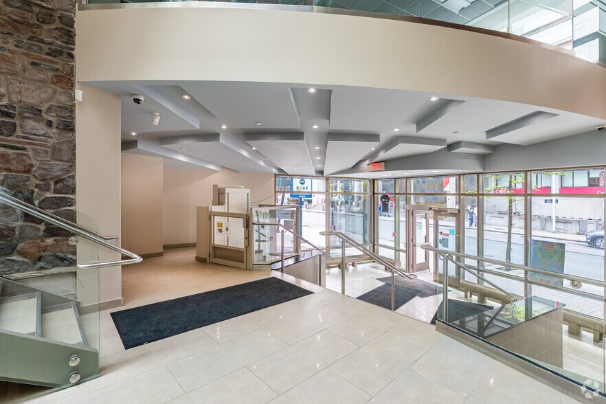 More Photos Of 179 Prom Du Portage, Gatineau Office For Sale