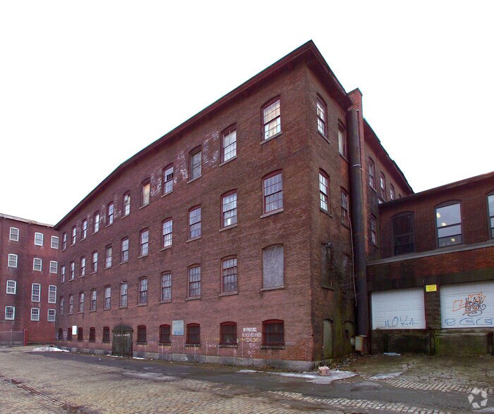 More Photos Of 28 Anawan St, Fall River Manufacturing For Lease