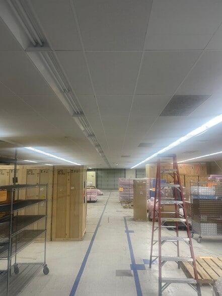 More Photos Of 131 E Commerce Way, Libby Manufacturing For Sale