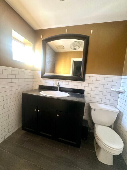 More Photos Of 3173 Richmond Rd, Staten Island Storefront Retail Office For Lease