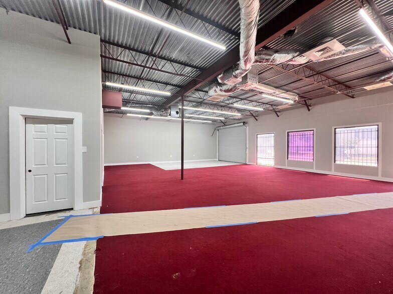 More Photos Of 5900-5928 Allday Dr, Houston Light Distribution For Lease