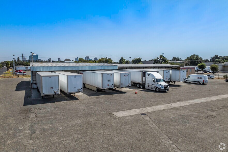 More Photos Of 900 F St, West Sacramento Truck Terminal For Sale