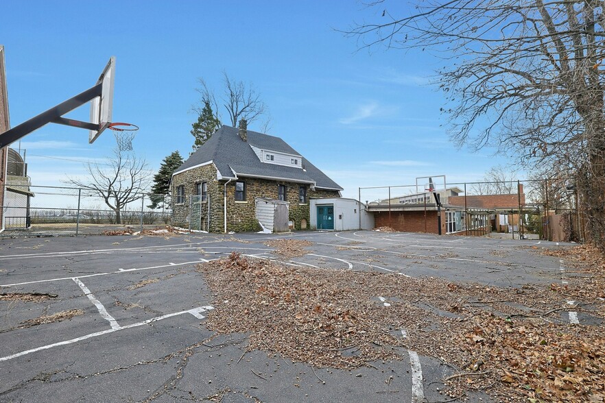 More Photos Of 311 Central Park Ave, Yonkers Specialty For Sale