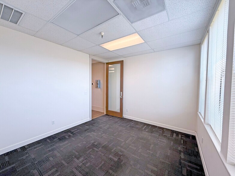 More Photos Of 1055 Broadway, Sonoma Office For Sale