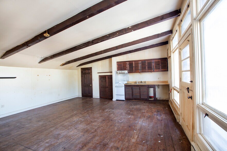 More Photos Of 83-85 S Main St, New Hope Storefront Retail Residential For Sale