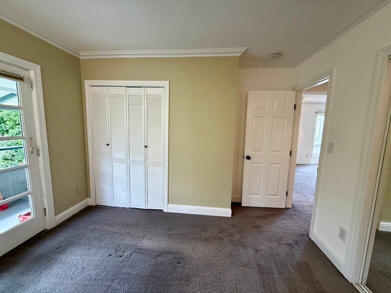 More Photos Of 2258 14th Ave W, Seattle Apartments For Sale