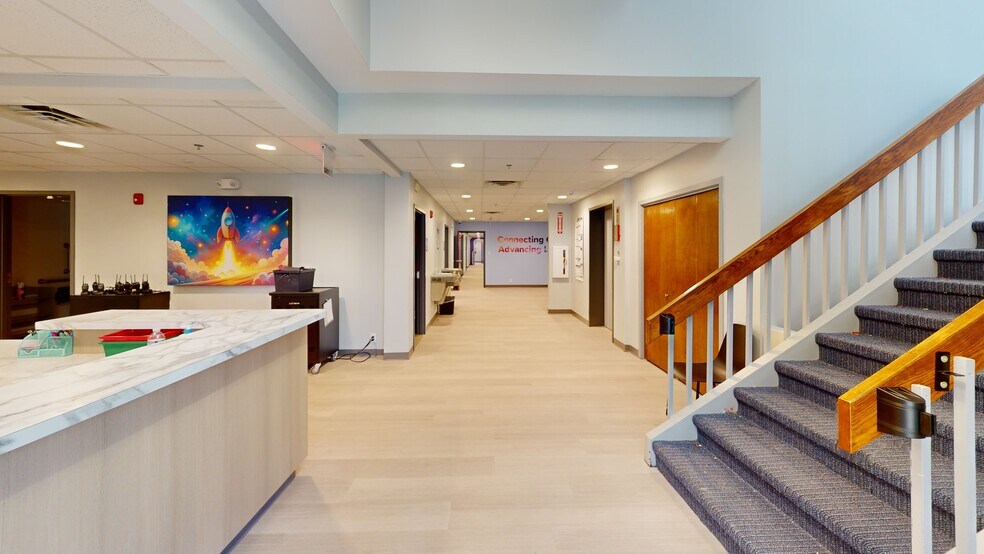 More Photos Of 1920 McKinley Ave, Mishawaka Office For Sale