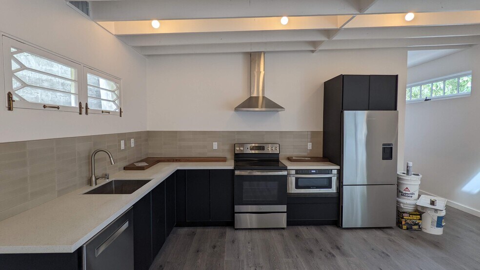 More Photos Of 1913-1915 Hyperion Ave, Los Angeles Loft Creative Space For Sale