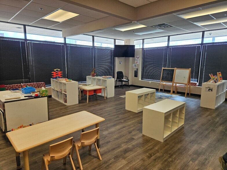 More Photos Of 501 NW 4th St, Evansville Industrial For Sale