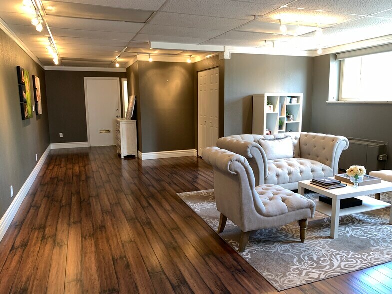 More Photos Of 1100 W Littleton Blvd, Littleton Loft Creative Space For Sale