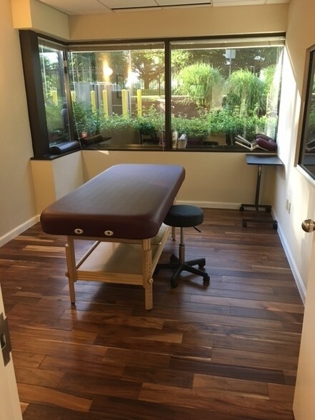 More Photos Of 12800 Middlebrook Rd, Germantown Medical For Sale