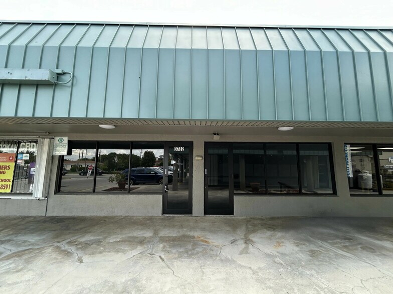 More Photos Of 3720-3774 N Andrews Ave, Oakland Park Unknown For Lease