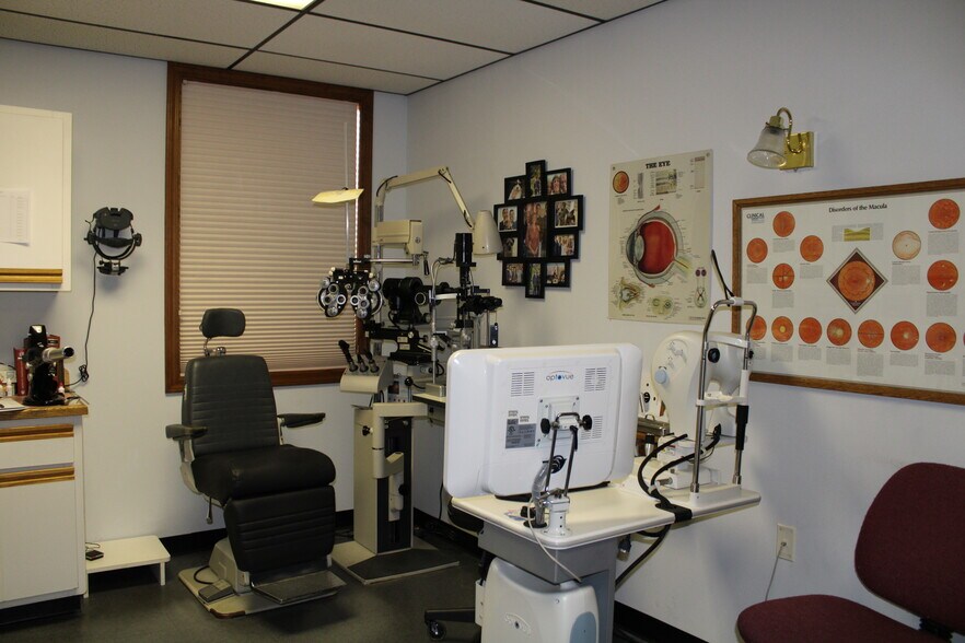 More Photos Of 32-38 Main St, Windsor Locks Office For Sale