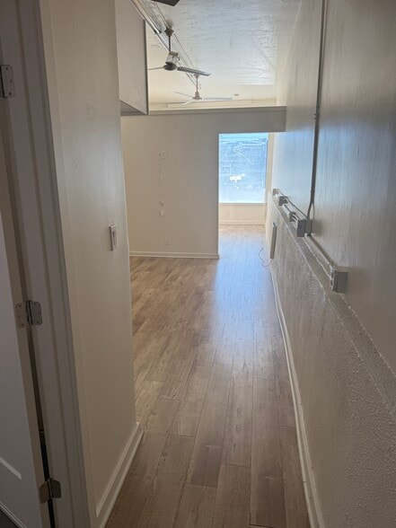 More Photos Of 2521-2523 S Robertson Blvd, Los Angeles Storefront For Lease