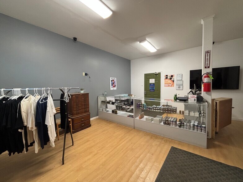 More Photos Of 152 Main st, Stratton General Retail For Sale