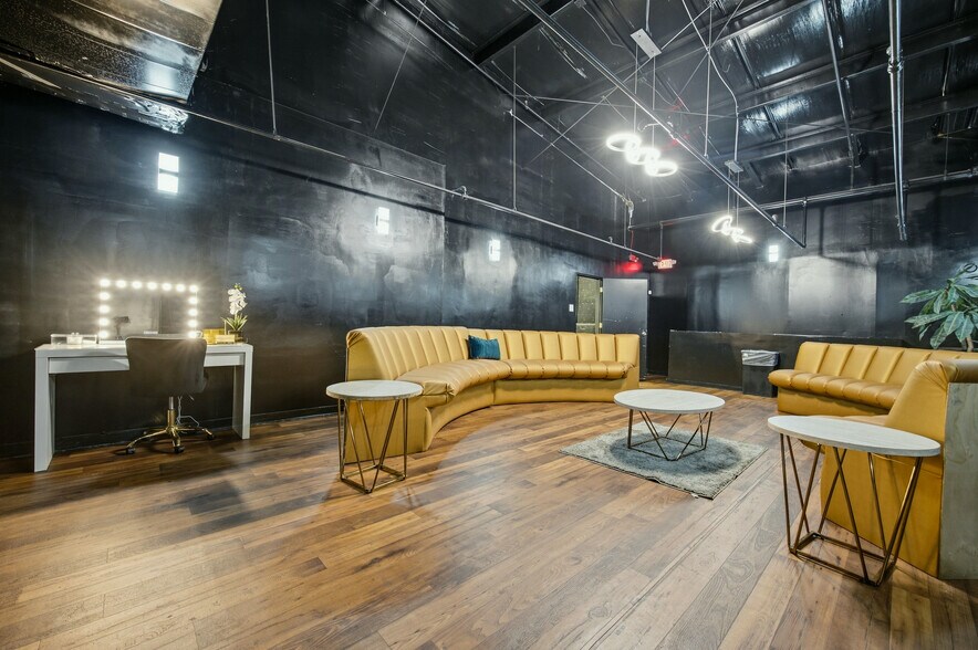 More Photos Of 6616 New Peachtree Rd, Doraville Sports And Entertainment For Sale