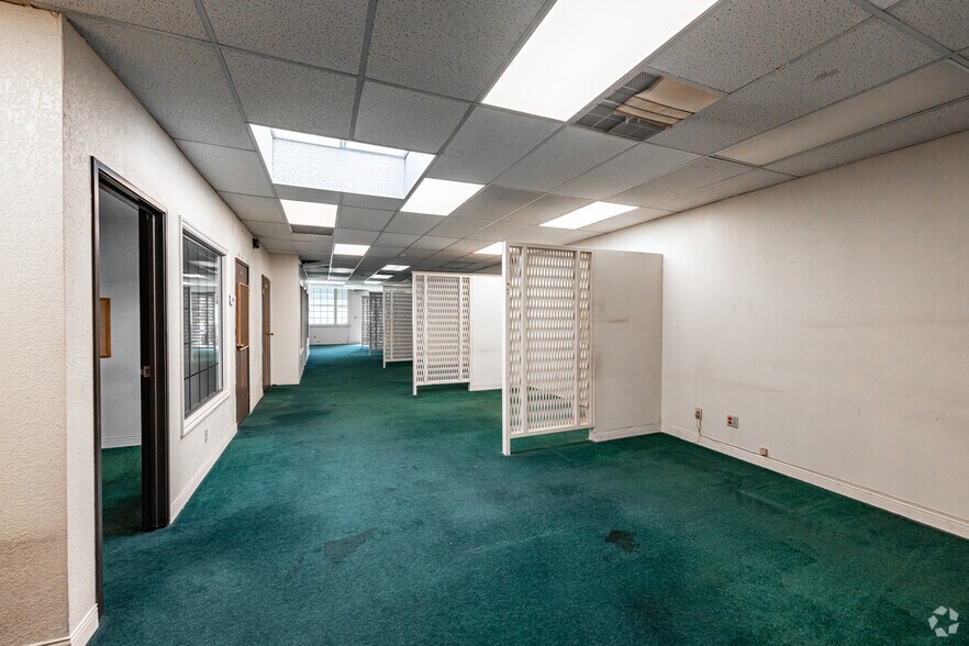 More Photos Of 1450-1470 W 9th St, Upland Loft Creative Space For Sale