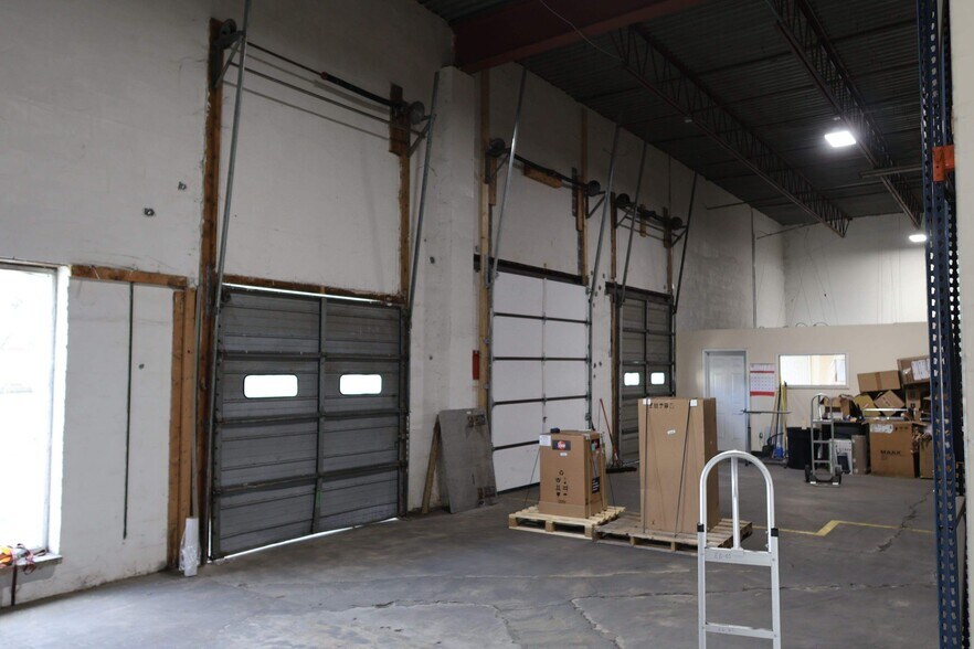 More Photos Of 6741 Old Collamer Rd, East Syracuse Warehouse For Lease