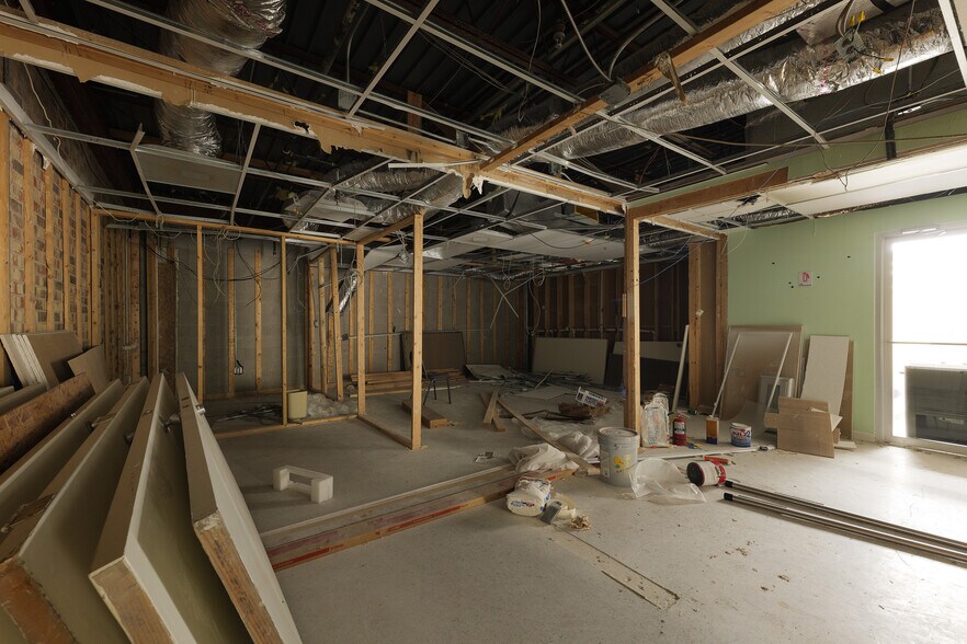 More Photos Of 305 Expressway 83, Mission Medical For Lease