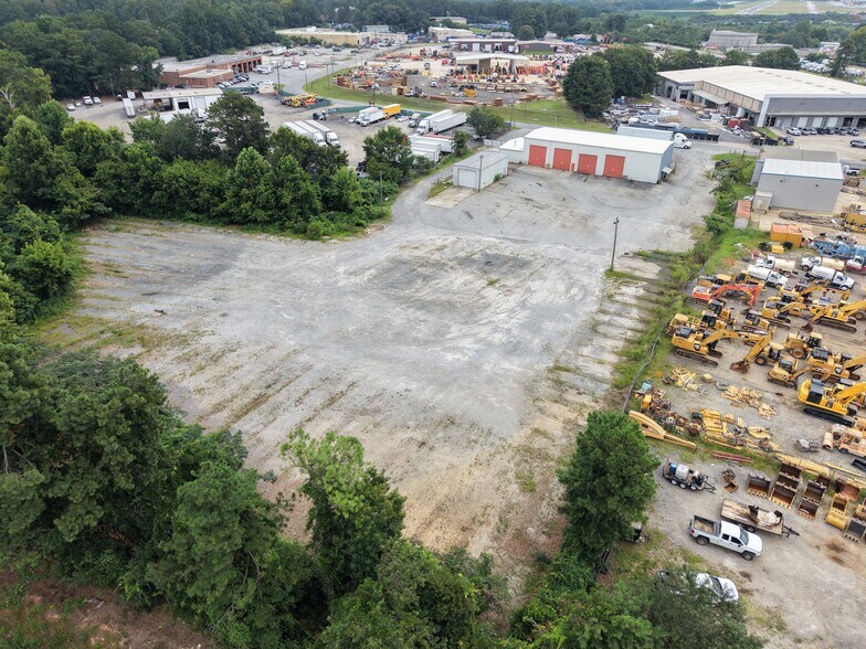 More Photos Of 7261 Delta Cir, Austell Distribution For Lease