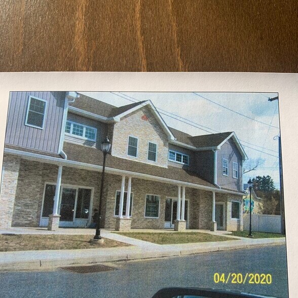 More Photos Of 103 2nd st, Gardiner Storefront For Lease