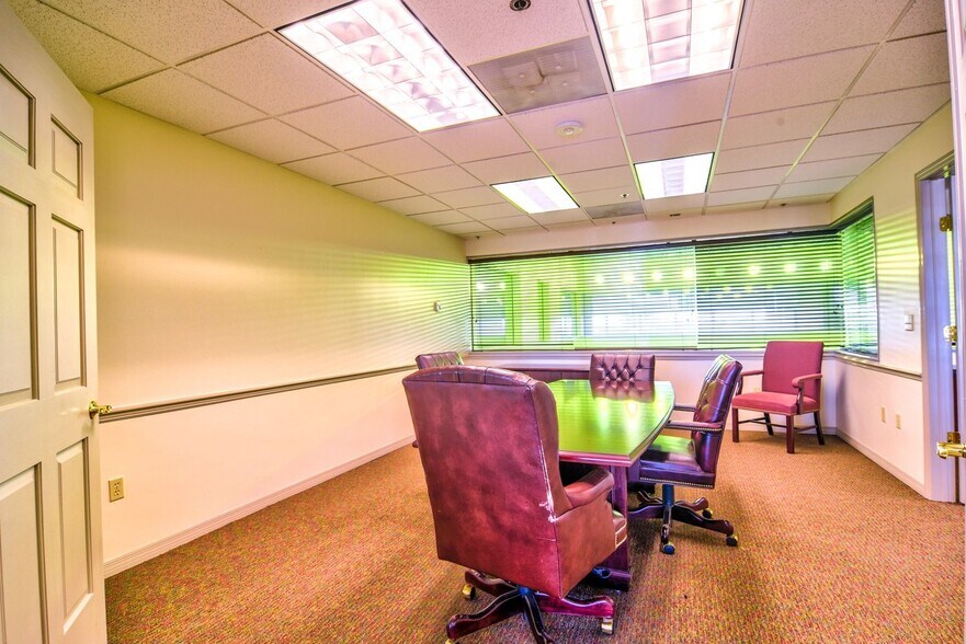 More Photos Of 1150 Cleveland St, Clearwater Office For Lease