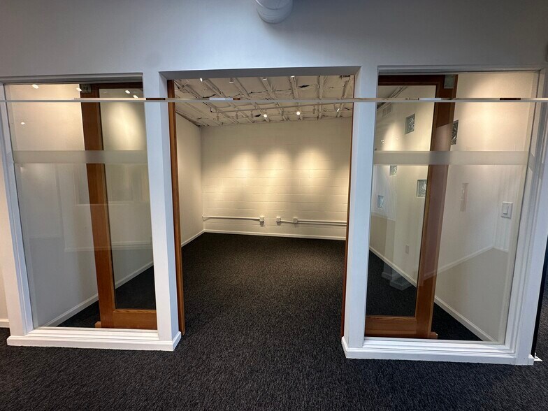 More Photos Of 1912 F St, Sacramento Office For Lease