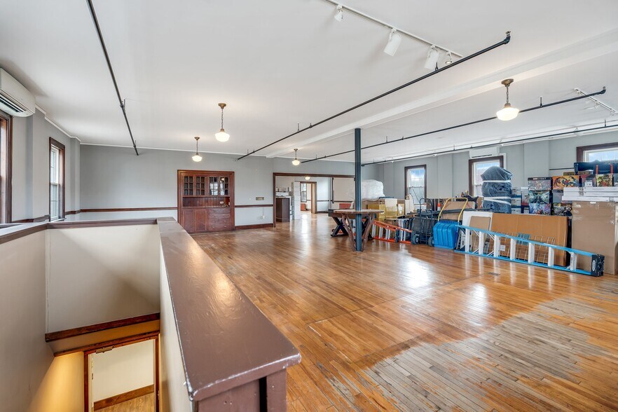 More Photos Of 192 Main St, Ellsworth Storefront For Sale