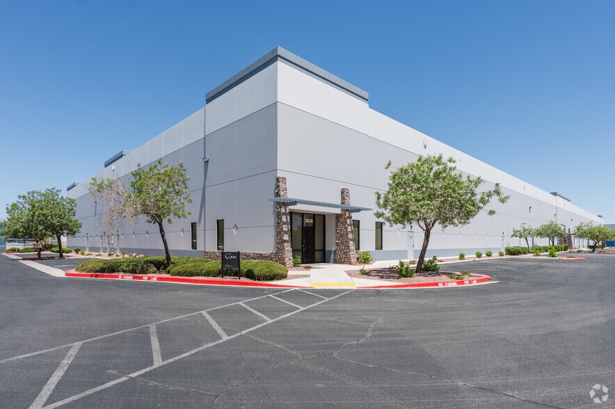 More Photos Of 3838 Civic Center Dr, North Las Vegas Warehouse For Lease