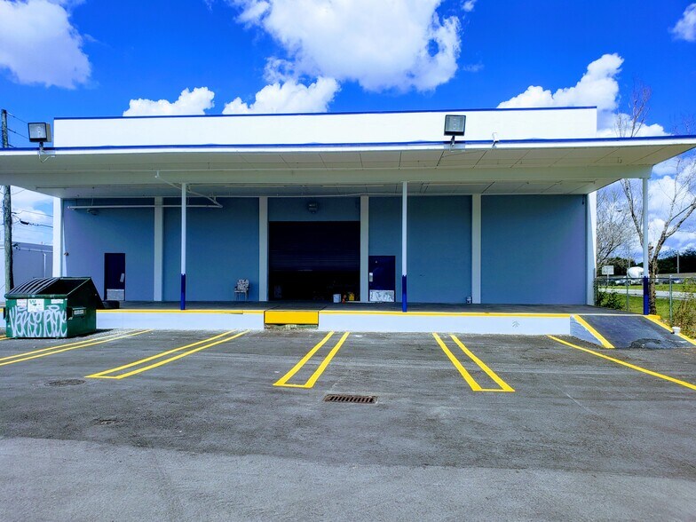 More Photos Of 650 NW 105th St, Miami Warehouse For Lease