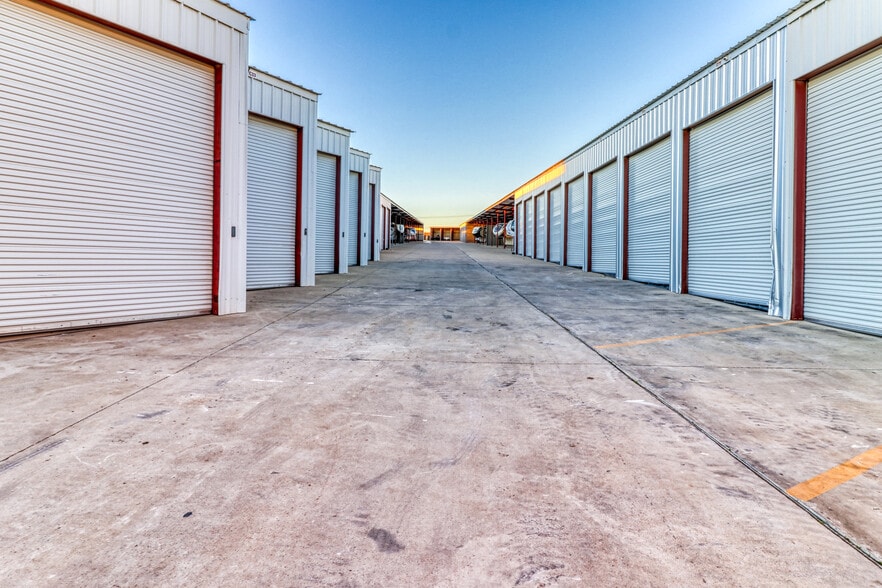 More Photos Of 6200 E Interstate 20, Aledo Flex For Lease