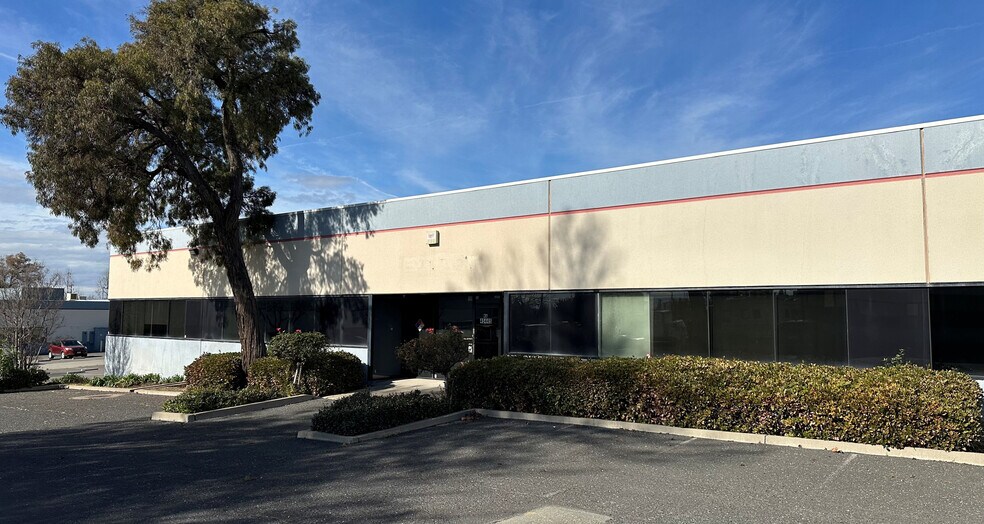 More Photos Of 45445-45461 Warm Springs Blvd, Fremont Light Manufacturing For Lease