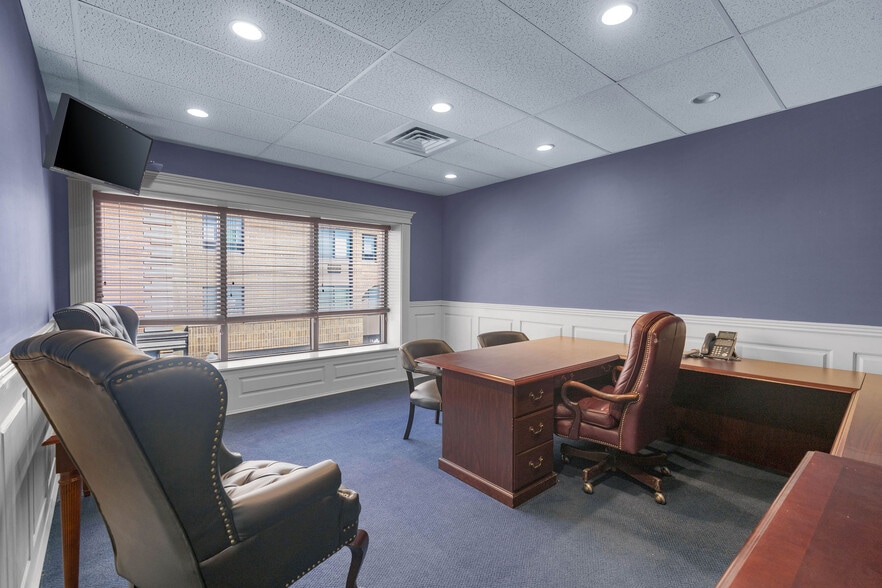 More Photos Of 47-49 Leavenworth St, Waterbury Office For Sale