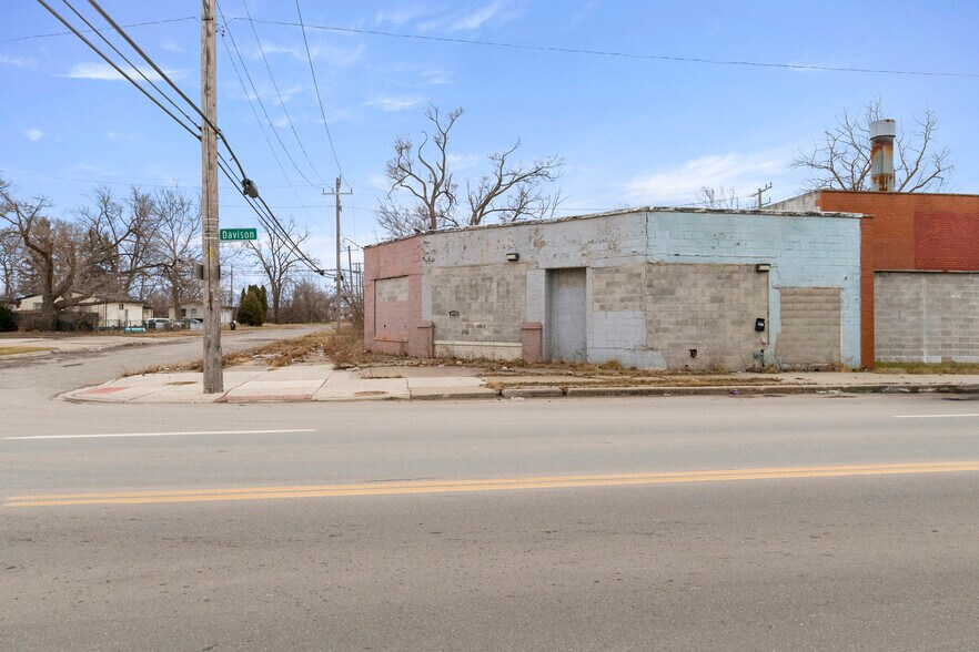 More Photos Of 6870 E Davison St, Hamtramck Industrial For Sale