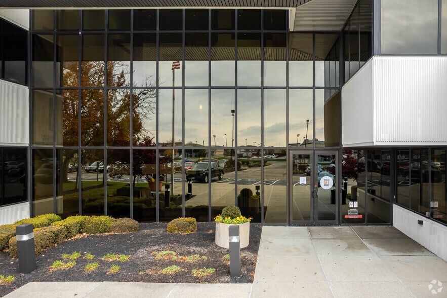 More Photos Of 200 E Campus View Blvd, Columbus Office For Lease