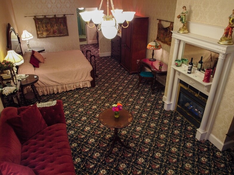 More Photos Of 910 Cold Spring Rd, Williamstown Hotel For Sale