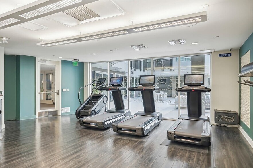 More Photos Of 1111 Wilshire Blvd, Los Angeles Apartments For Lease