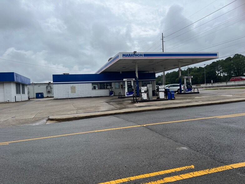 More Photos Of 7920 Memorial Pky SW, Huntsville General Retail For Sale