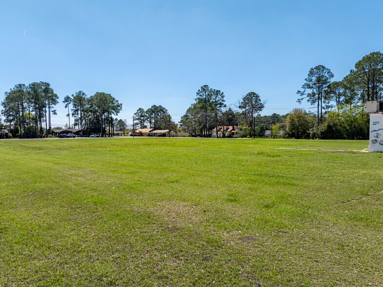 More Photos Of 640 E Washington Ave, Ashburn Freestanding For Sale