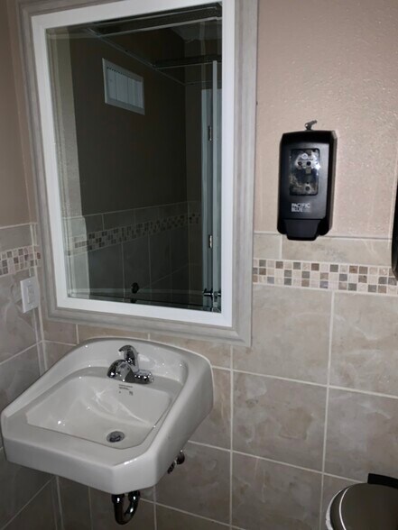 More Photos Of 401 US Highway 281, Wichita Falls Unknown For Lease