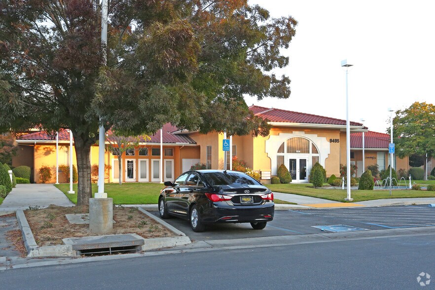 More Photos Of 9499 N Fort Washington Rd, Fresno Unknown For Lease
