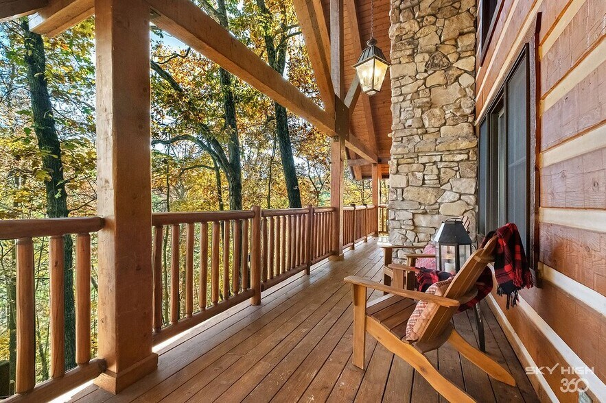 More Photos Of 3134 E Van Buren, Eureka Springs Hotel For Sale