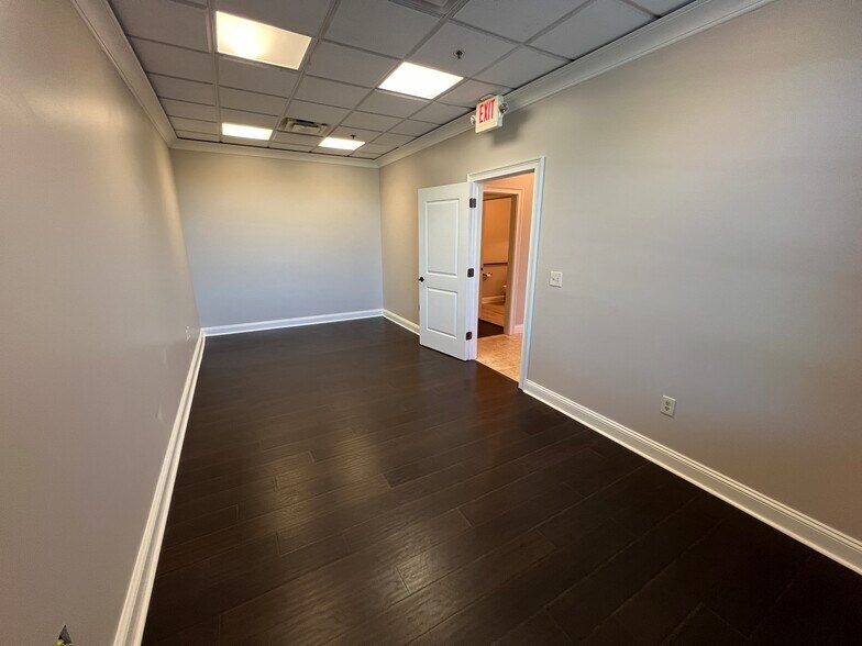 More Photos Of 3040 Highlands Pky, Smyrna Coworking Space